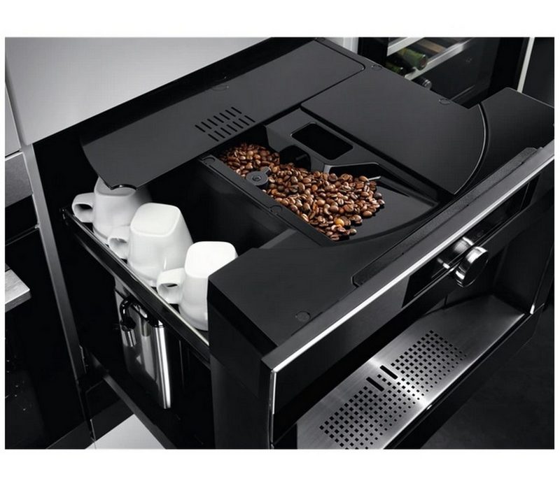 AEG Einbau-Kaffeevollautomat KKK994500M Premium-Drehwähler mit Berührungssensor Antifinger Edelstahl-Beschichtung 2 Heizsysteme für eine optimale Brühtemperatur und Dampfausgabe